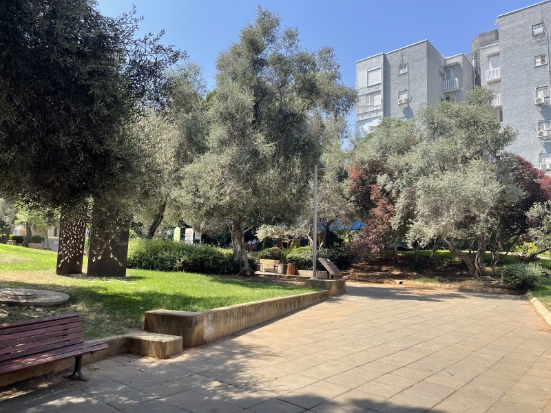 למכירה ברחוב הבנים בכפ"ס דירת 3.5 חדרים - רונית זמר