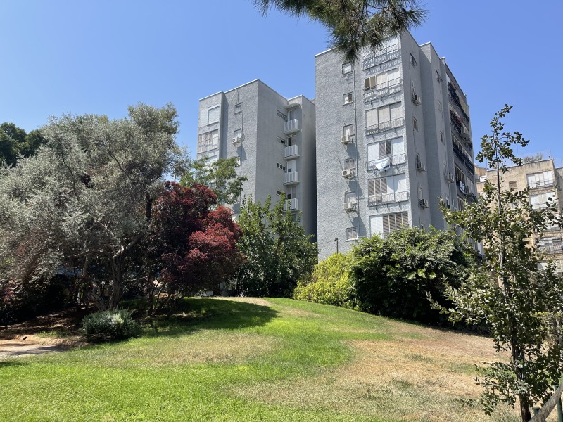 למכירה דירת 3.5 חדרים - רחוב הבנים